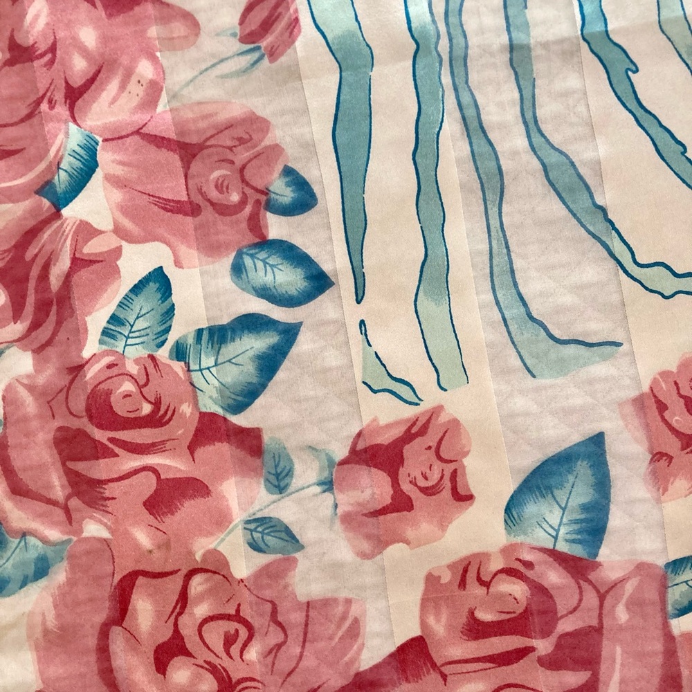FLORAL spring silk scarf. - Picture 7 of 11